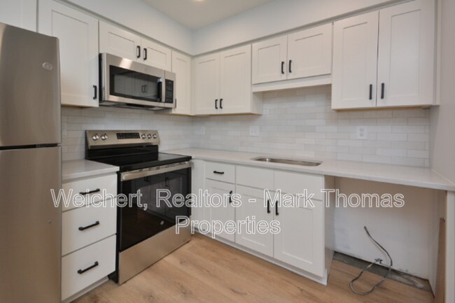 Building Photo - 210 Bridgefield Pl