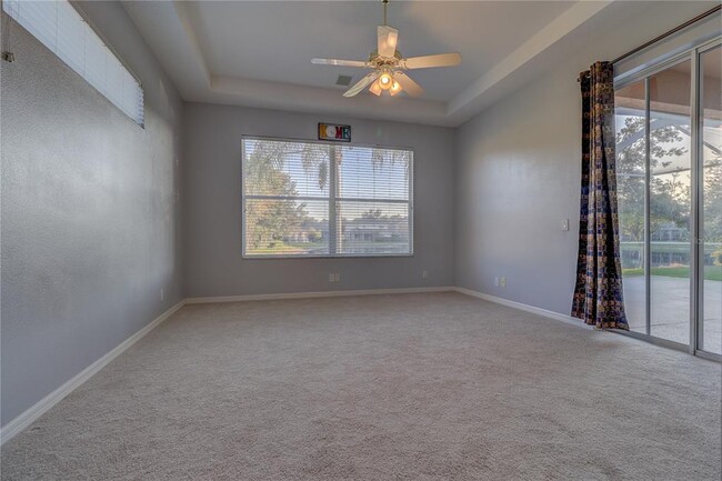 Building Photo - 10215 Evergreen Hill Dr