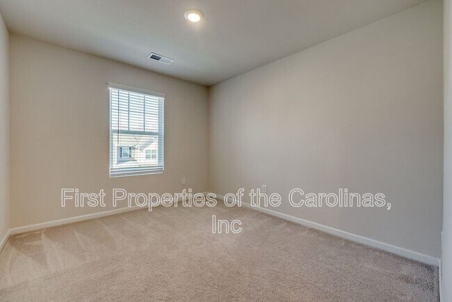 Building Photo - 807 Gable Oak Ln
