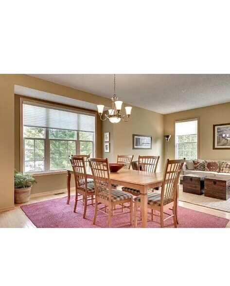 Building Photo - 15524 Lilac Dr