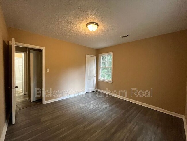 Building Photo - 39 Muscogee Dr