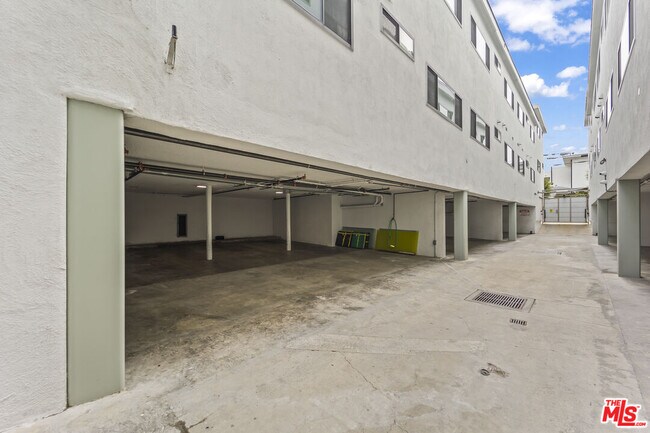 Building Photo - 1264 9th St