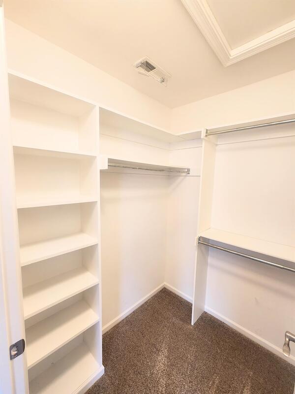 Building Photo - 402 Oakstone Trail