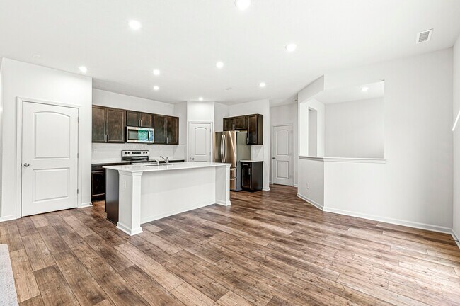 Building Photo - 6599 Seabiscuit Rd