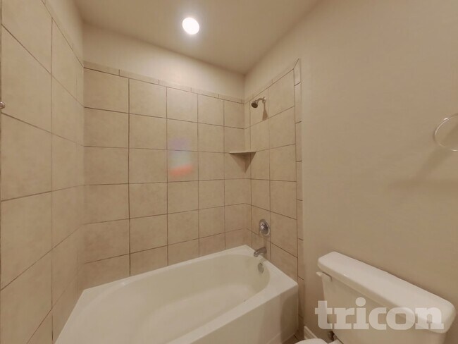 Building Photo - 5915 Noah Pl