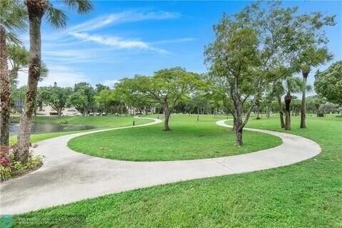 Building Photo - 6001 N Falls Cir Dr