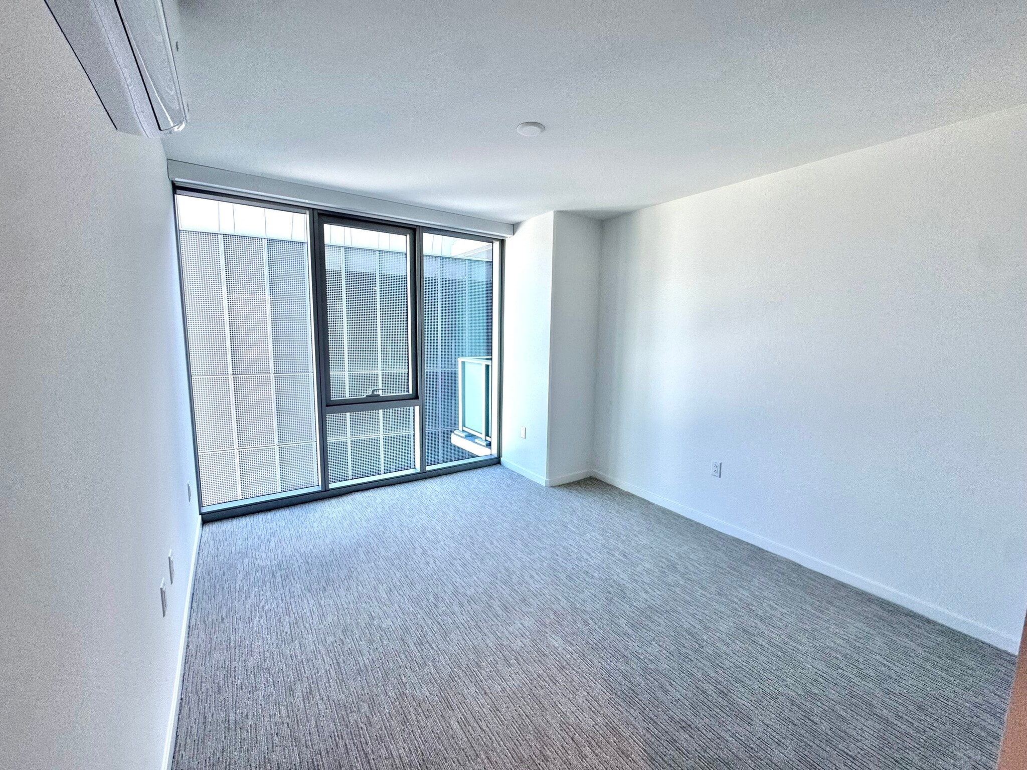 Building Photo - 1515 Liona St