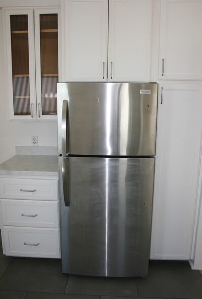 Building Photo - 3004 Del Monte Dr