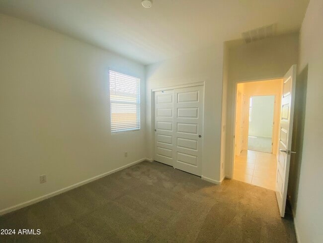Building Photo - 5531 S 23rd Dr