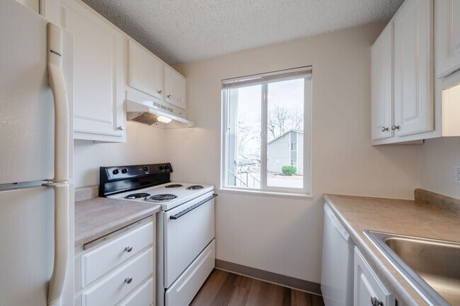 Building Photo - St. Johns 1 bedroom 1 bath in park-like setting.