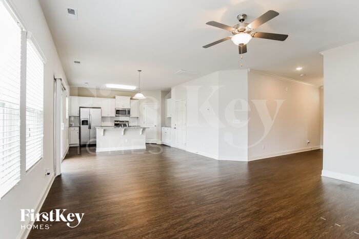 Building Photo - 9217 Evans Creek Ct