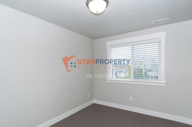 Building Photo - 15351 Tarawa Dr