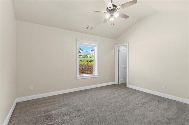 Building Photo - 5230 Hidden Valley Ln