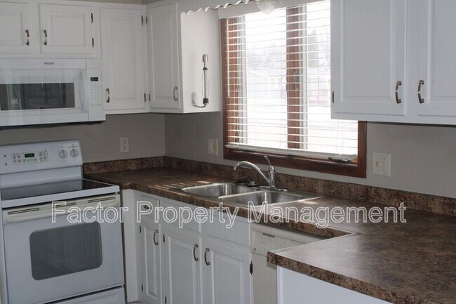 Building Photo - 101 Heather Ln