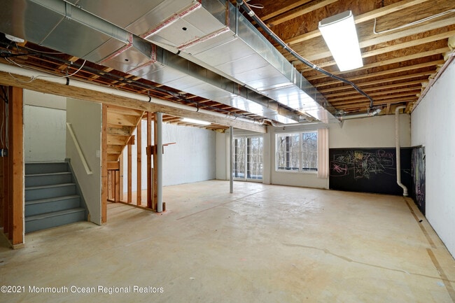 Building Photo - 44 Smock Ct