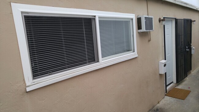 Building Photo - 5042 W Point Loma Blvd