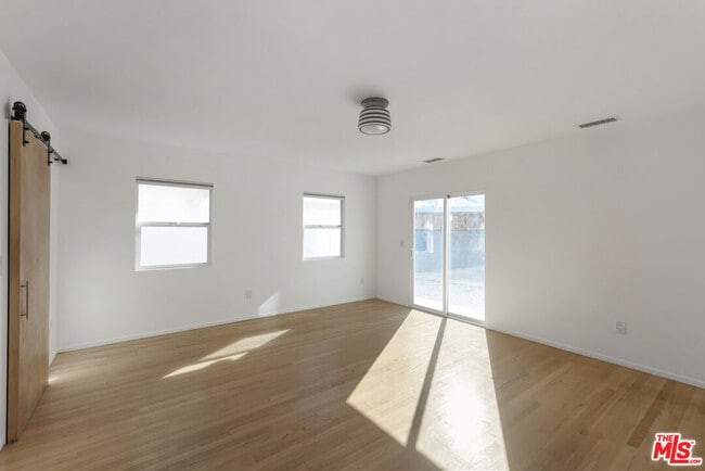 Building Photo - 5712 Buchanan St