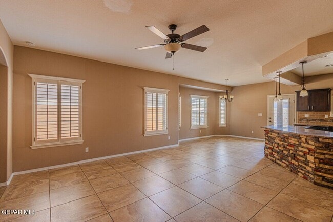 Building Photo - 3824 Loma Brisa Dr