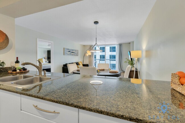 Building Photo - 1200 Brickell Bay Dr