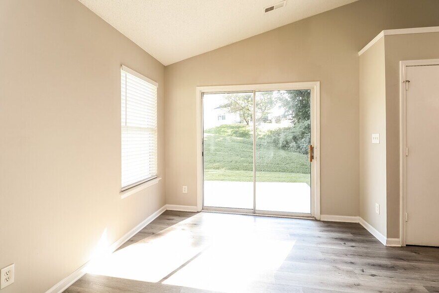 Building Photo - 12144 Stewarts Crossing Dr