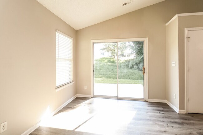 Building Photo - 12144 Stewarts Crossing Dr