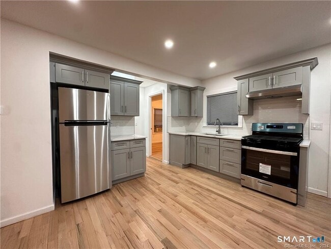 Building Photo - 192 Peace St