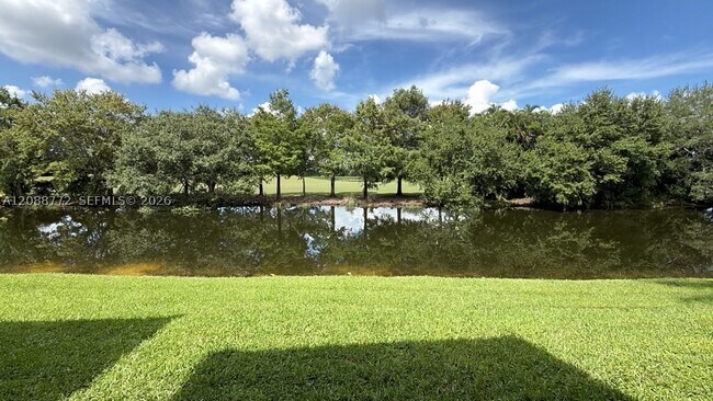 Building Photo - 457 Vista Isles Dr