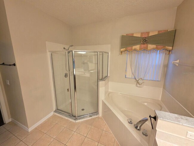 Building Photo - 2711 Star Grass Cir