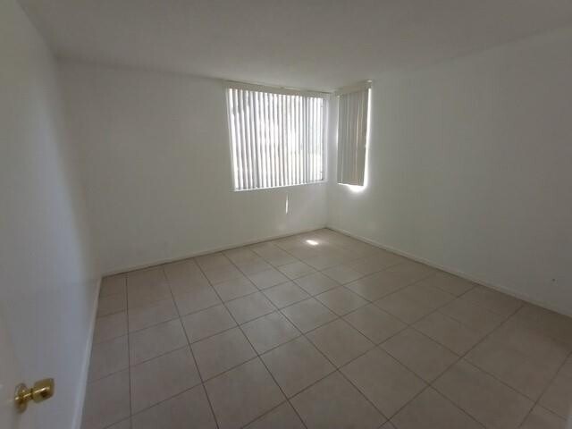 Building Photo - 631 Lyons Rd