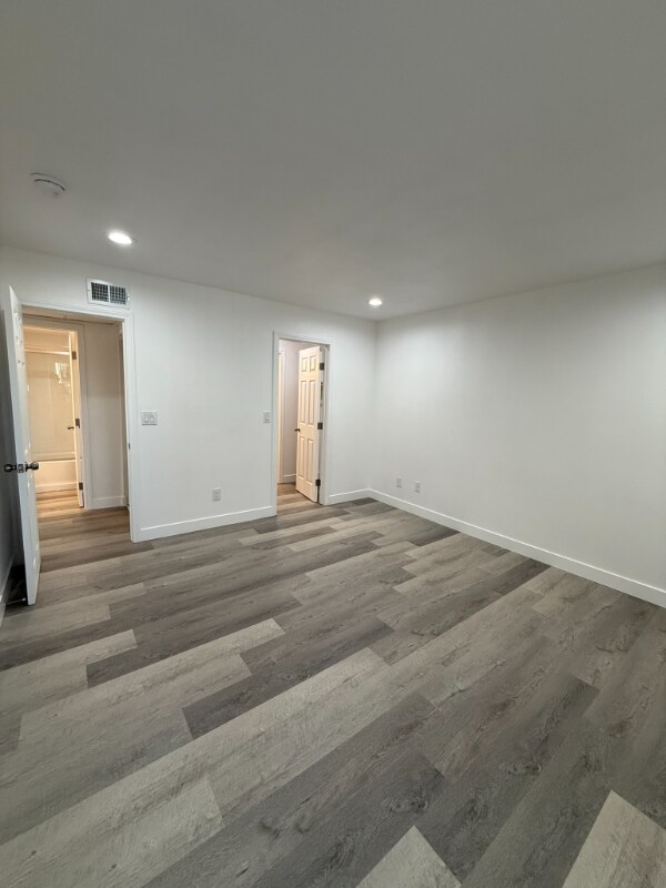 Building Photo - 1750 Karen Ave