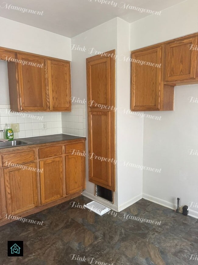 Building Photo - 2313 Copeman Blvd