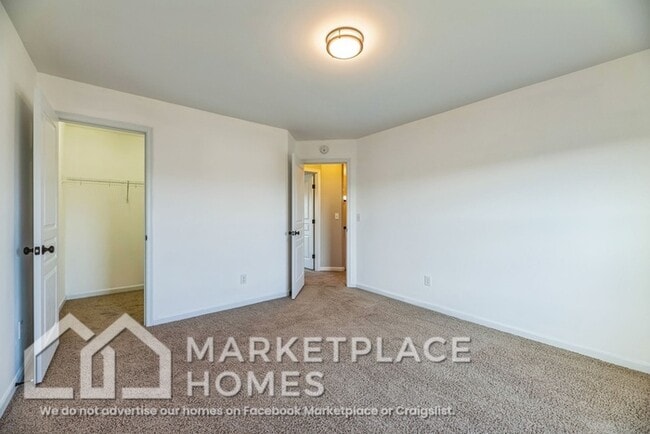 Building Photo - 2807 Bentwood Dr