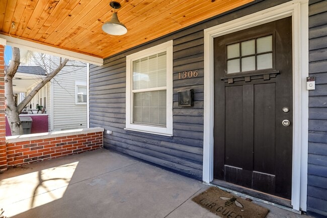 Building Photo - 1306 S East St