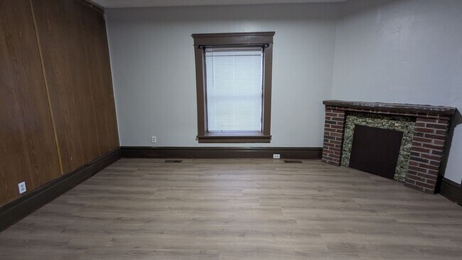 Building Photo - 793 Boulevard St