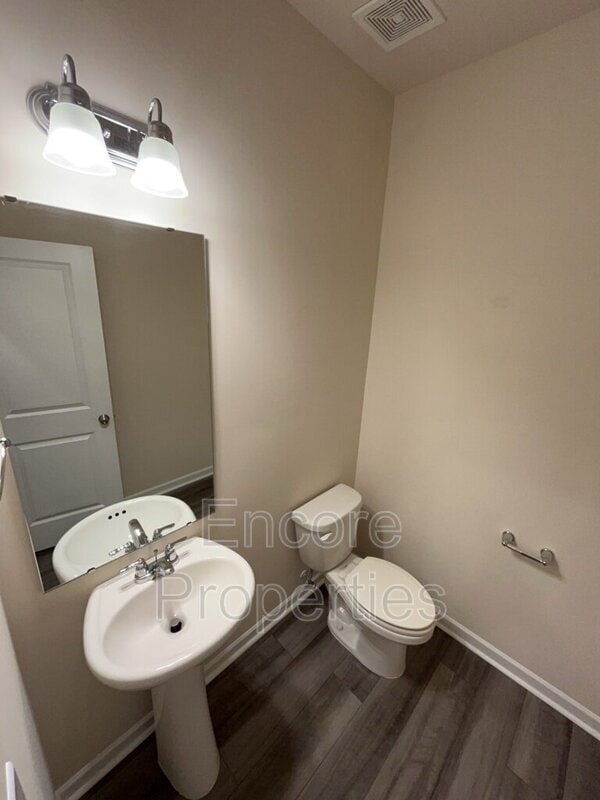 Building Photo - 305 Ribbon Rail St