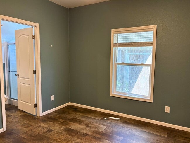 Building Photo - 350 Lee Ave