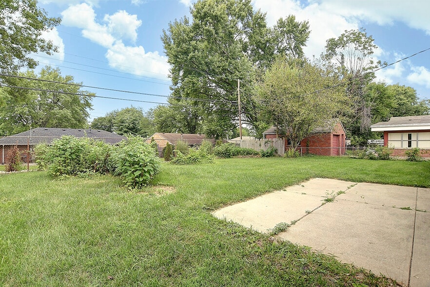 Building Photo - 3813 Utica Dr