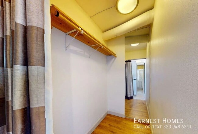 Building Photo - 421 La Fayette Park Pl