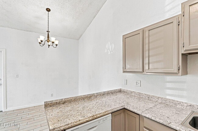 Building Photo - 204 Cutlass Dr
