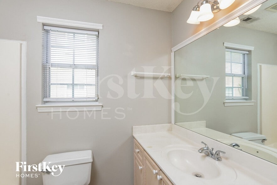 Building Photo - 152 Laurel Woods Dr