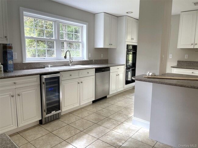 Building Photo - 130 Old Mt Kisco Rd