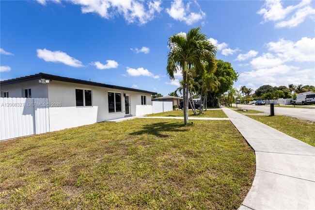 Building Photo - 3001 SW 35th Ave