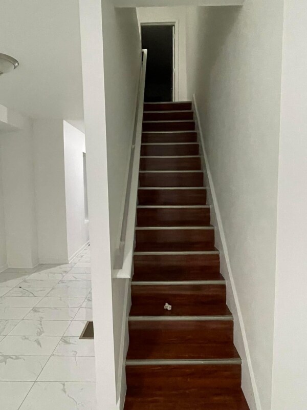 Building Photo - 1702 1/2 Walnut St