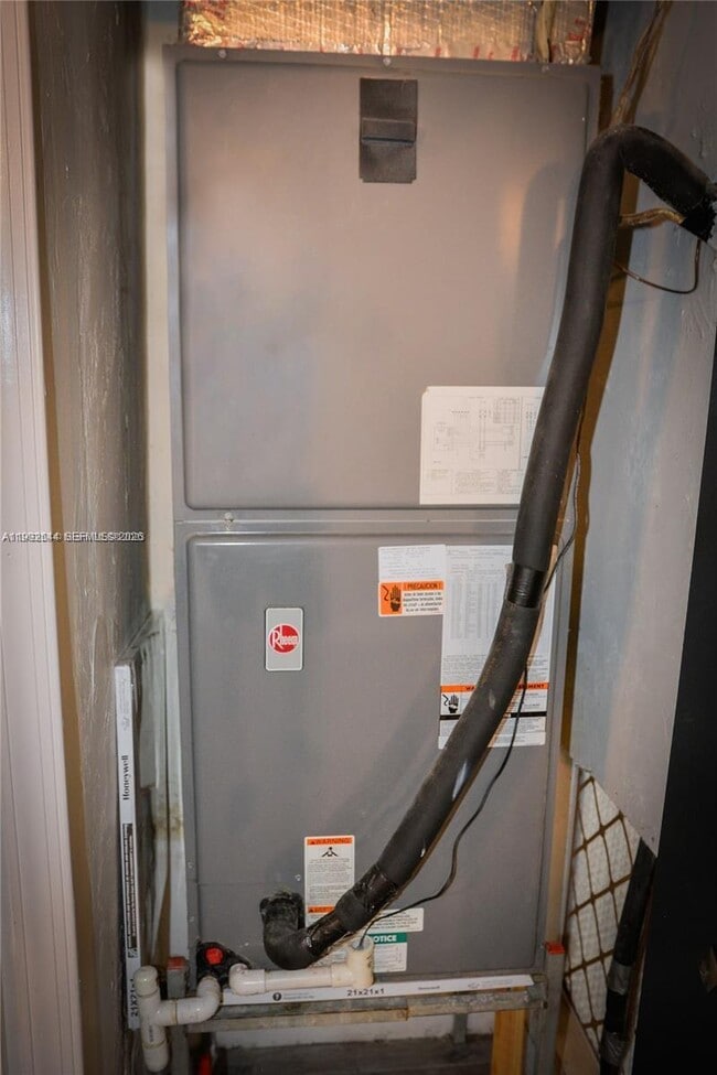 Building Photo - 7849 SW 103rd Pl