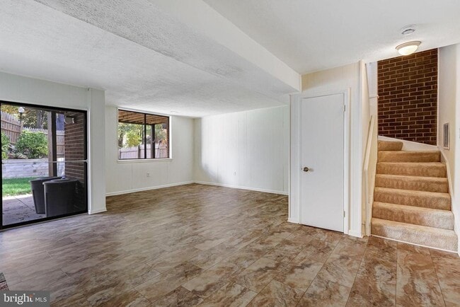 Building Photo - 4923 Casimir St