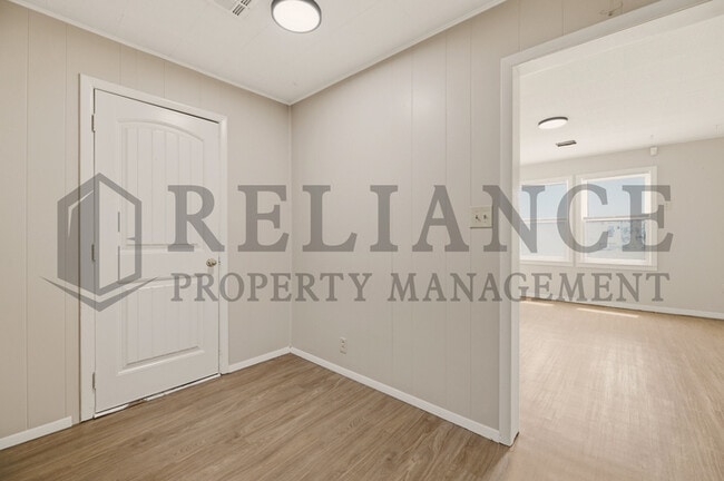 Building Photo - 1718 Walker W St