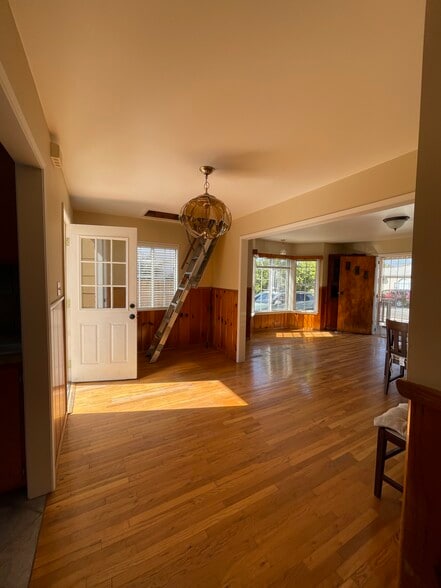 Dining area - 3538 W 118th Pl