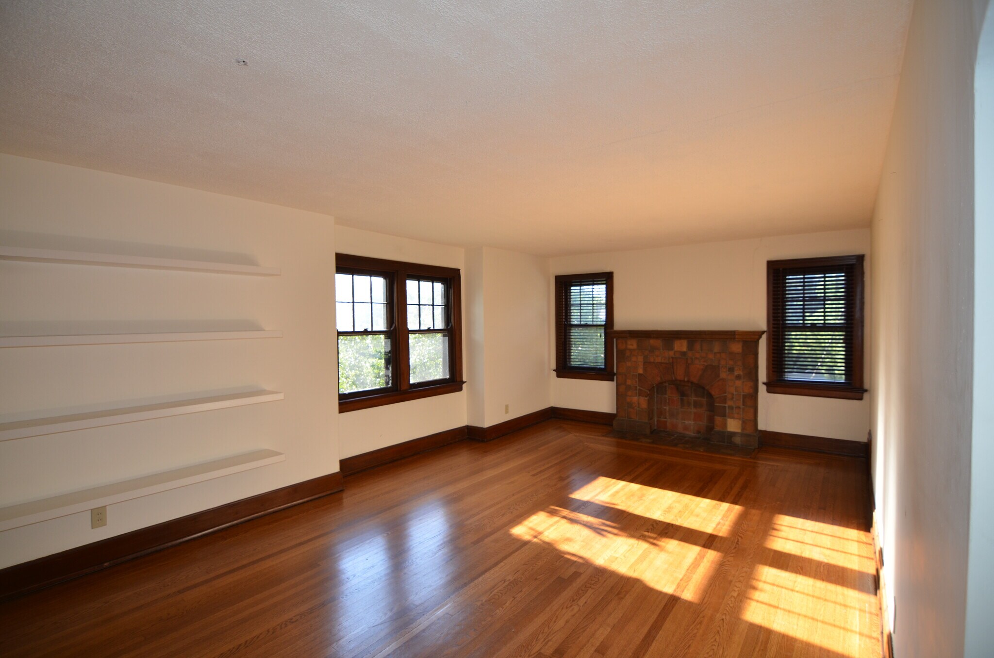 Building Photo - 4445 Erie Ave