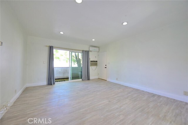 Building Photo - 475 Fairview Ave