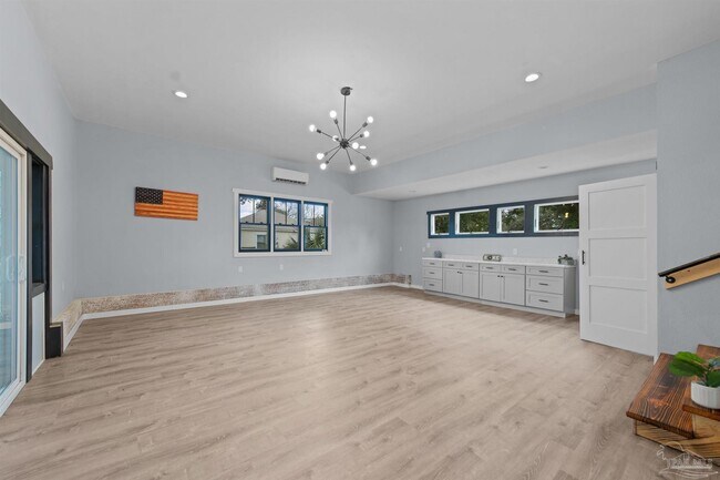 Building Photo - 1111 S Old Corry Field Rd